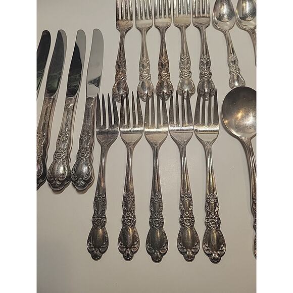 Vintage 1847 Rogers Bros HERITAGE Silver Plate Flatware Set 28 Pieces Post 1940 - Picture 3 of 6